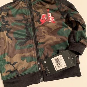 NWT Nike Air Jordan Boys Camo Jacket